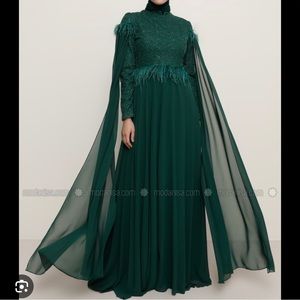 Modanisa Emerald Green Modest Ball Gown Maxi Dress Size 10 Refka Chiffon Feather
